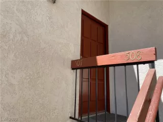 Photo #6: 2415996 Listing