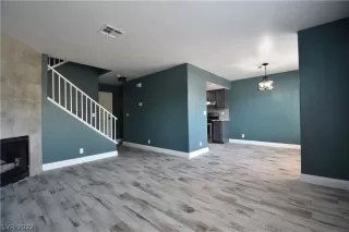 Photo #6: 2415998 Listing