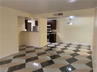 Photo #6: 2416003 Listing