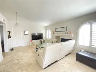 Photo #2: 2416012 Listing