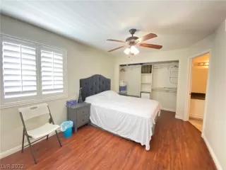 Photo #5: 2416012 Listing