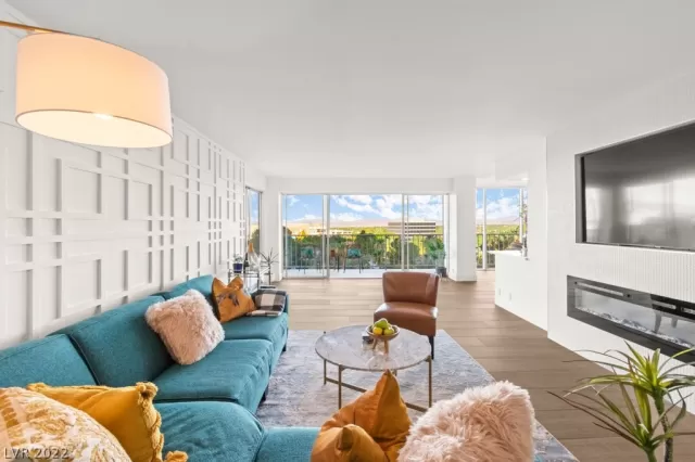 MLS: 2416047 Condo For Sale