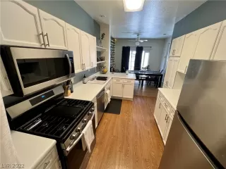 Photo #2: 2416048 Listing 