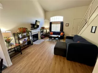 Photo #5: 2416048 Listing 