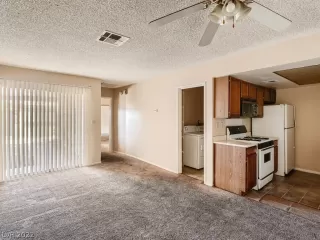 Photo #5: 2416077 Listing 