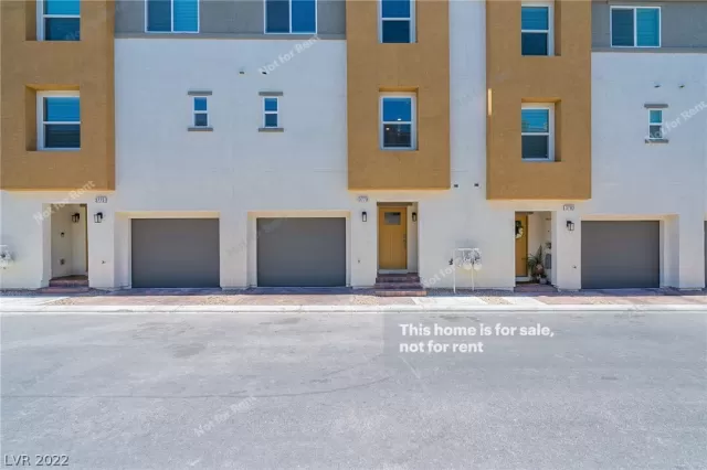 MLS: 2416112 Condo For Sale