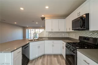 Photo #1: 2416112 Listing