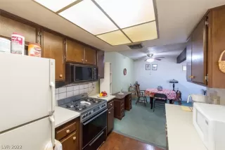 Photo #5: 2416160 Listing 