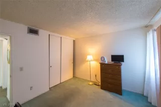 Photo #6: 2416160 Listing 