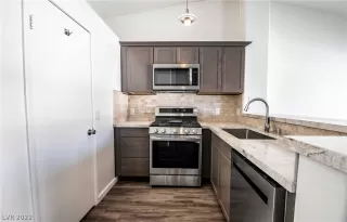 Photo #6: 2416183 Listing 