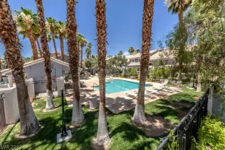 Photo #2: 2416184 Listing