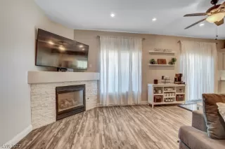 Photo #4: 2416219 Listing