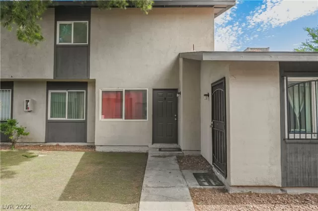 MLS: 2416241 Condo For Sale