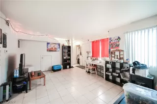 Photo #6: 2416241 Listing