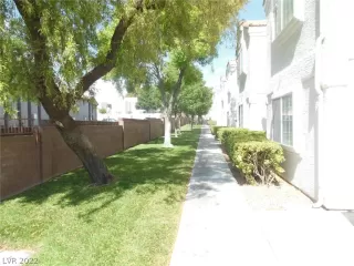 Photo #4: 2416283 Listing 