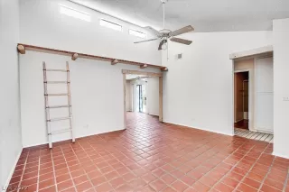 Photo #4: 2416299 Listing 