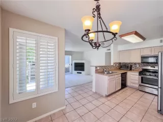 Photo #4: 2416300 Listing 