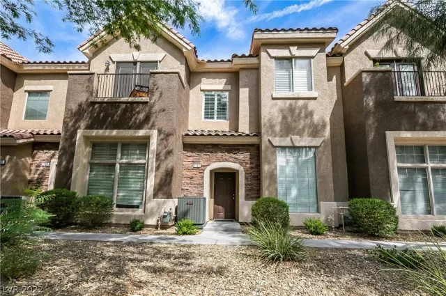 MLS: 2416335 Condo For Sale