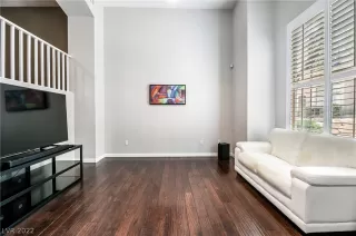 Photo #3: 2416335 Listing