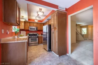 Photo #3: 2416369 Listing