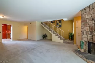 Photo #4: 2416369 Listing