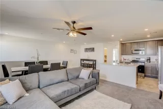 Photo #5: 2416404 Listing 