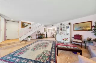 Photo #3: 2416438 Listing