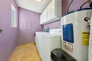 Photo #4: 2416438 Listing