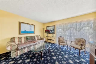 Photo #6: 2416438 Listing