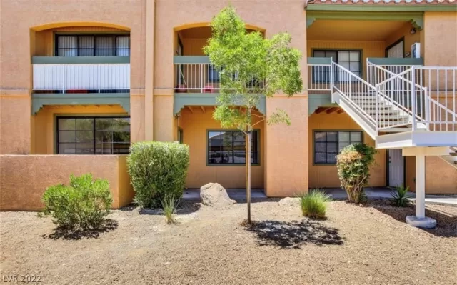 MLS: 2416476 Condo For Sale