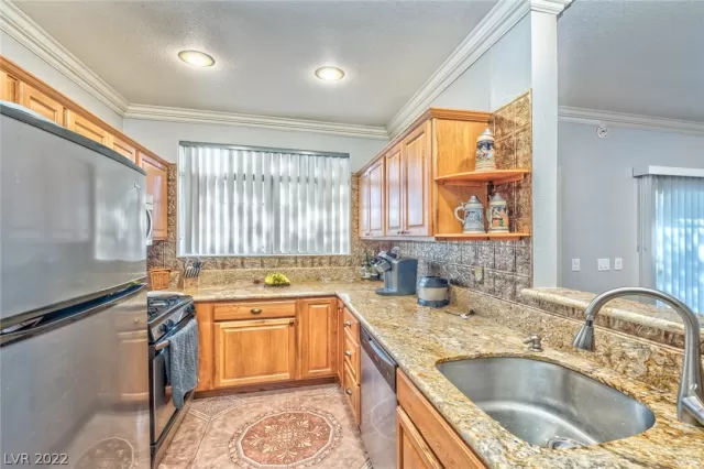 MLS: 2416492 Condo For Sale