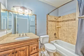 Photo #4: 2416492 Listing