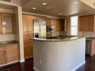 Photo #1: 2416534 Listing 