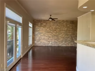 Photo #5: 2416534 Listing 