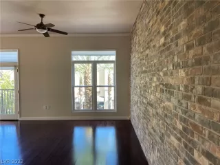 Photo #6: 2416534 Listing 