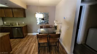 Photo #4: 2416580 Listing 