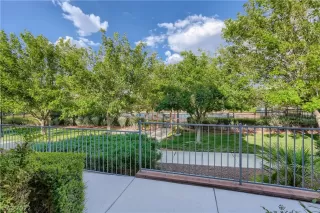Photo #4: 2416598 Listing
