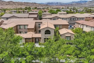 Photo #6: 2416598 Listing