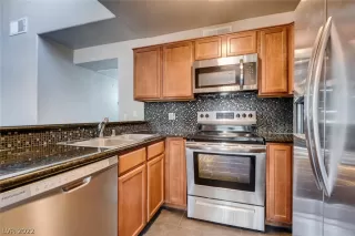 Photo #2: 2416613 Listing 