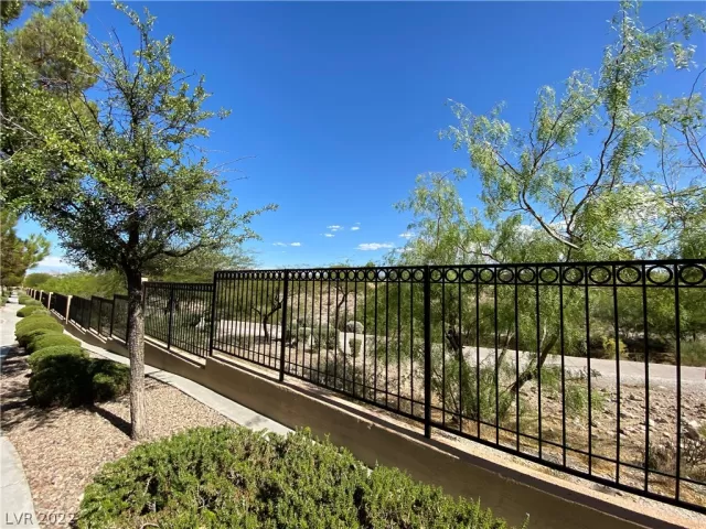 MLS: 2416621 Condo For Sale