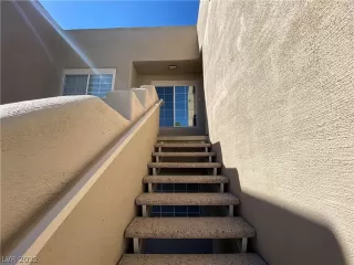 Photo #5: 2416621 Listing