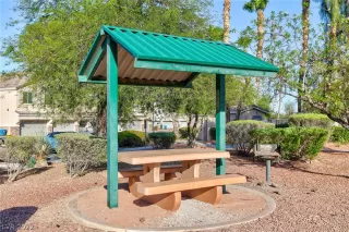 Photo #5: 2416670 Listing 