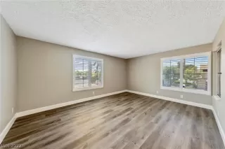 Photo #1: 2416671 Listing