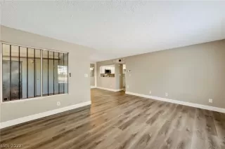 Photo #2: 2416671 Listing