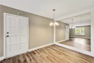 Photo #4: 2416671 Listing