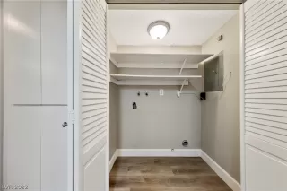 Photo #6: 2416671 Listing