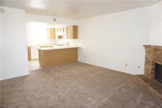 Photo #5: 2416677 Listing