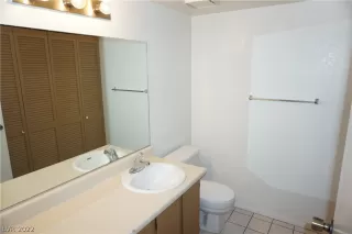 Photo #6: 2416677 Listing