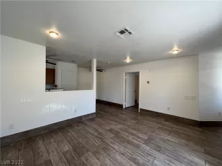 Photo #4: 2416686 Listing 