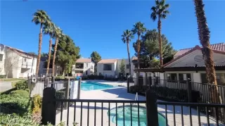 Photo #3: 2416728 Listing